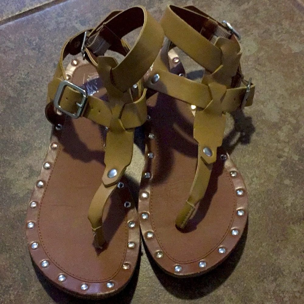 Beige gladiator sandals Size 7